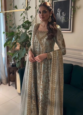 18 Pastel Elegance in Mint & Gold