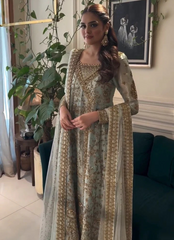 18 Pastel Elegance in Mint & Gold