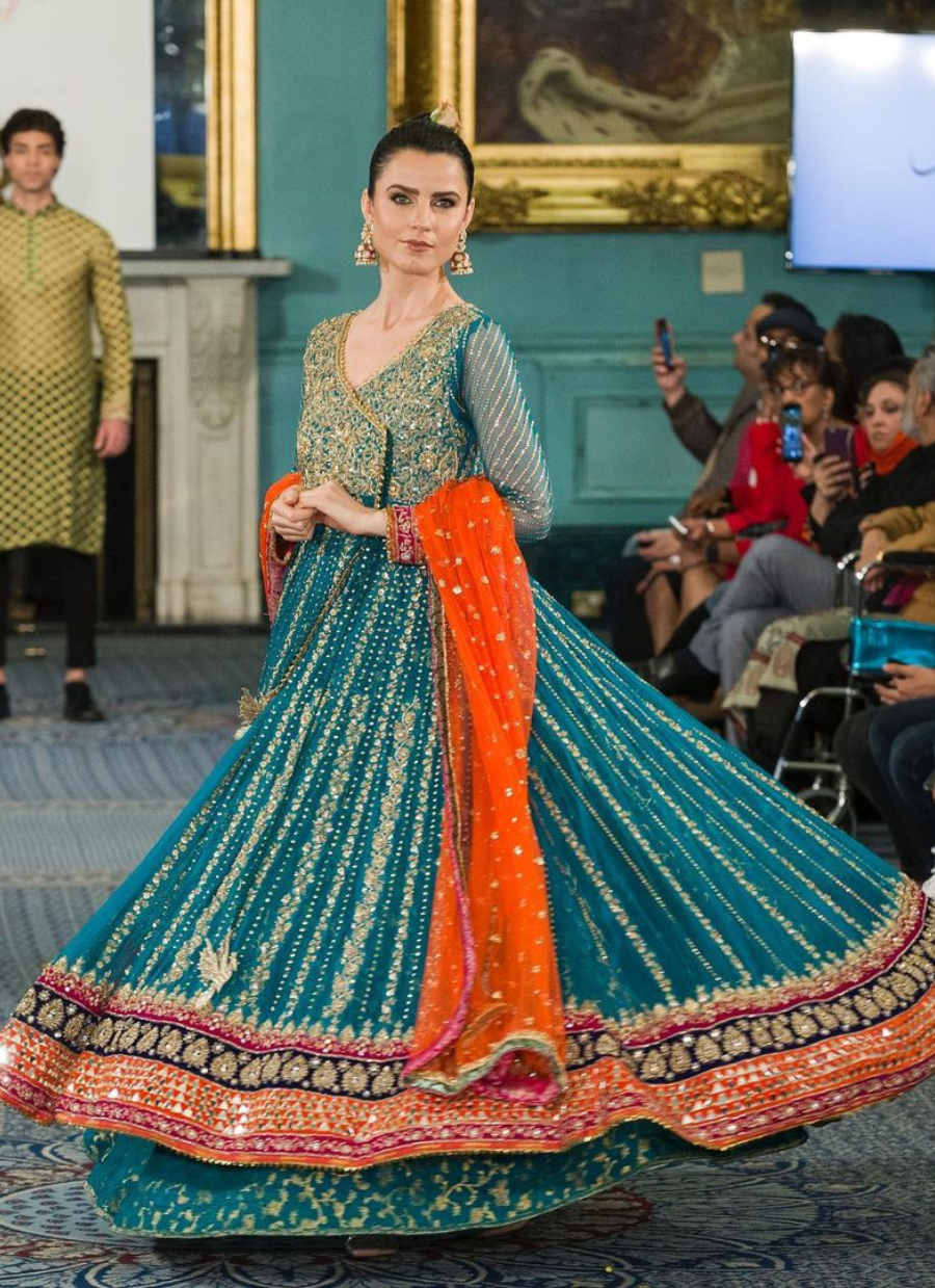 18 Turquoise Whirl of Royalty