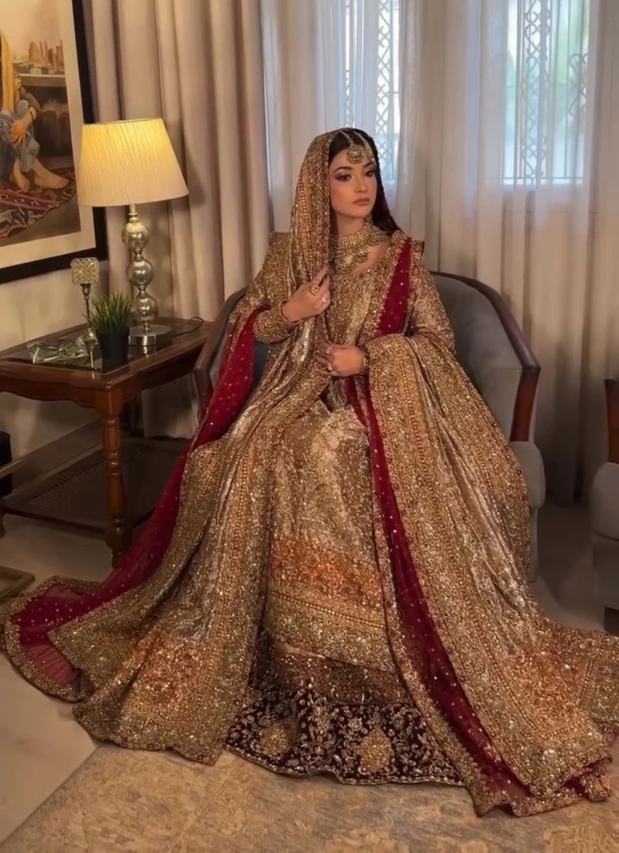 18 Golden Royalty Bridal Look