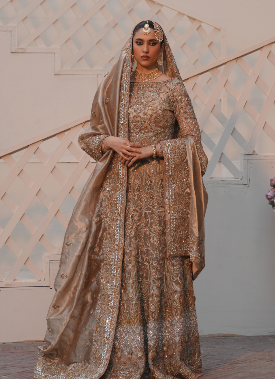 19 Golden Bridal Lehenga with Luxe Embellishments and Regal Dupatta