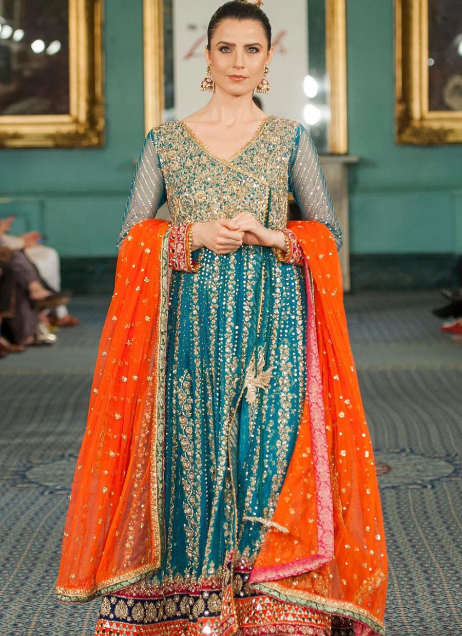 18 Turquoise Whirl of Royalty