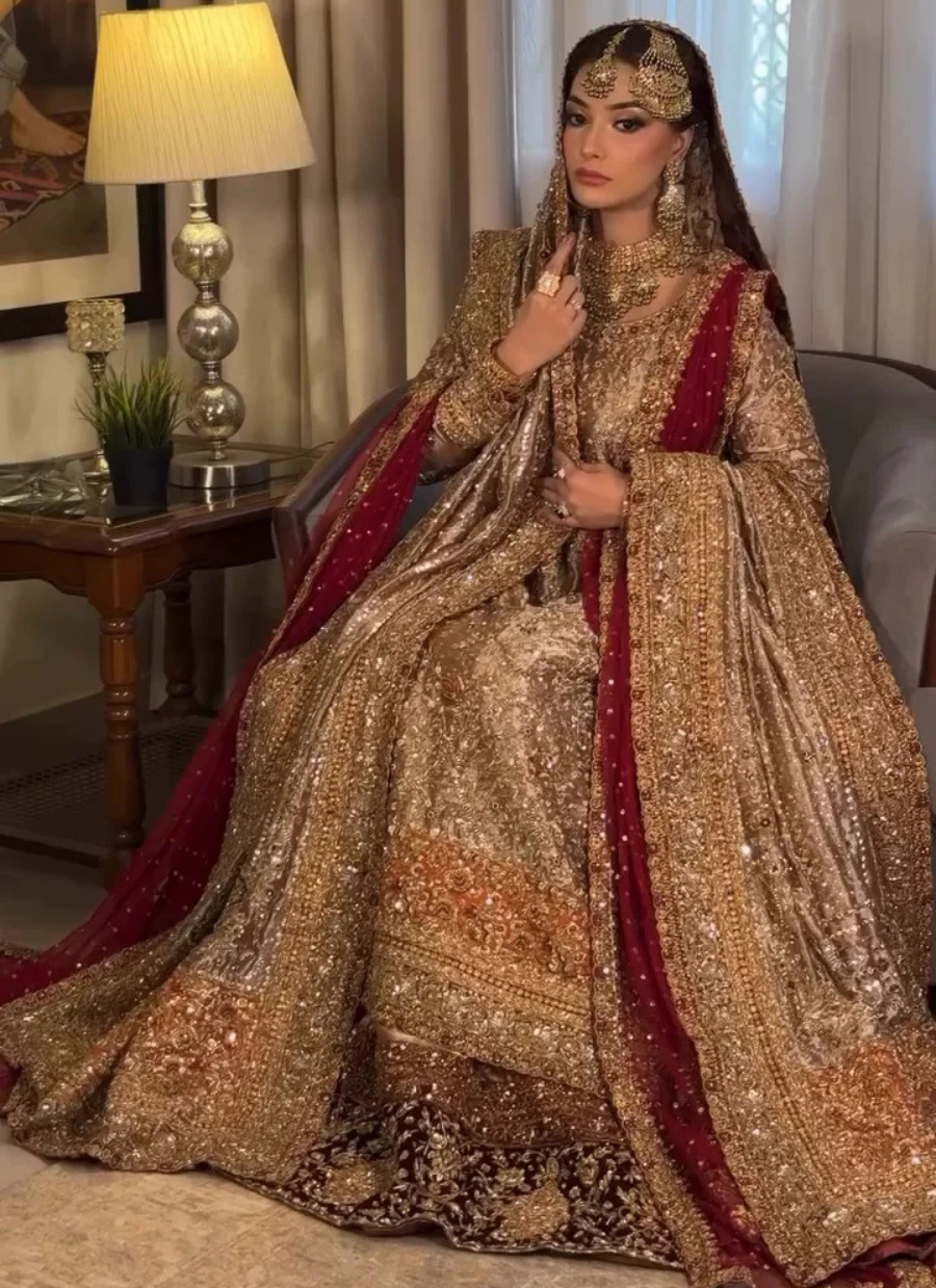 18 Golden Royalty Bridal Look