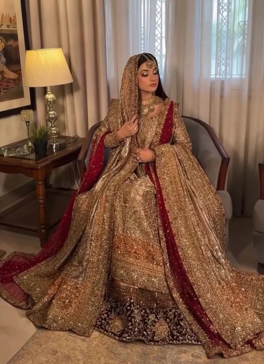 18 Golden Royalty Bridal Look