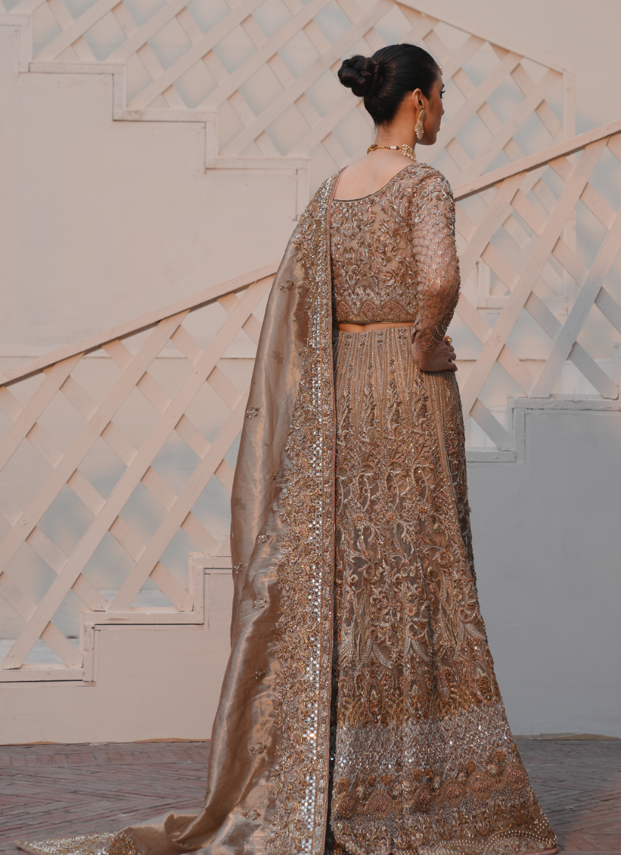 19 Golden Bridal Lehenga with Luxe Embellishments and Regal Dupatta