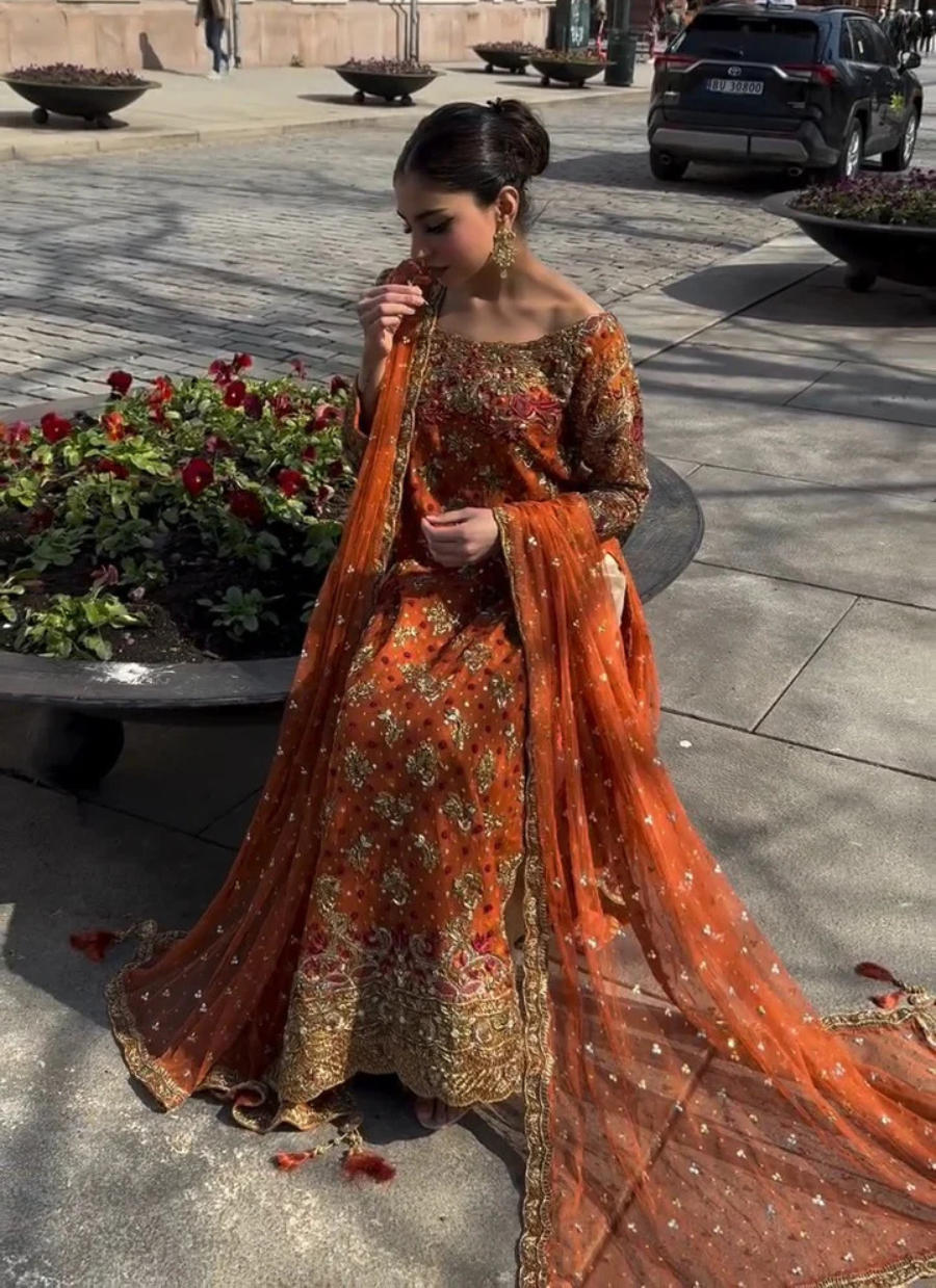 18 Sunset Radiance in Rust & Gold