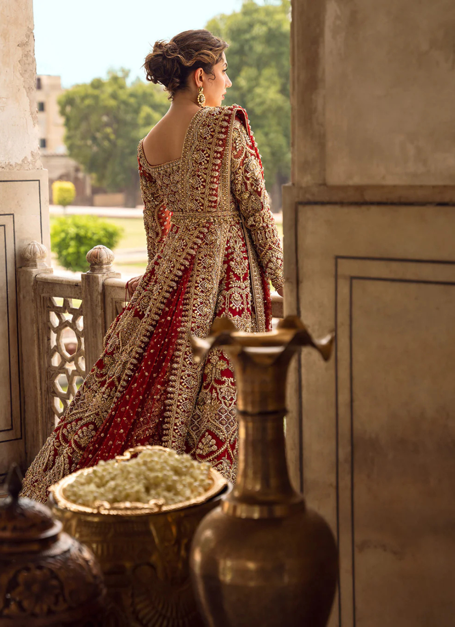 Juri Bridal Masterpiece – Open-Cut Silhouette with Arabesque Jaal